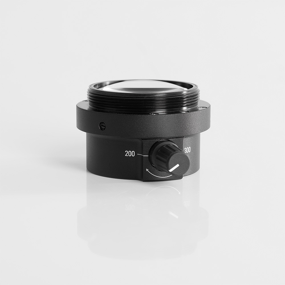 Leica Multifoc objektiv til M320 dentalmikroskop fra siden